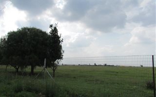 4 ha Land available in Withok Estates