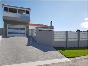 4 Bed Cluster in St Francis Bay