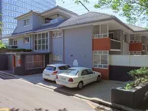 2 Bed Apartment in Three Anchor Bay