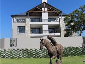3 Bed Townhouse in Waterfall Estate