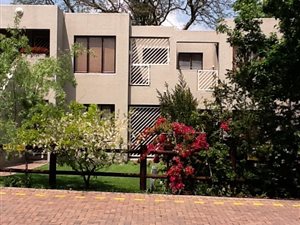 1 Bed Apartment in Parktown North