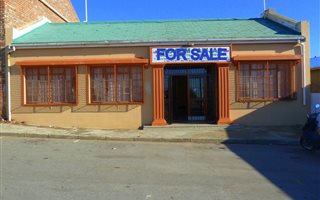 240 m² Commercial space in Mossel Bay Central