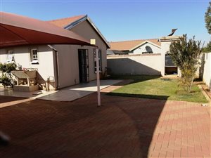 2 Bed House in Mahube Valley