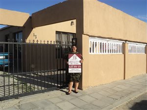 5 Bedroom House in Malibu Village