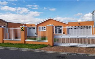 4 Bedroom House in Ottery