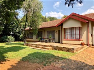 4 Bed House in Constantia Park