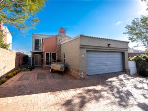 3 Bed Duplex in Olympus Country Estate