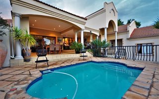5 Bedroom House in Country Lane Estate