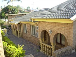 4 Bed House in Woodhurst