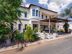7 Bed House in Clearwater Estate