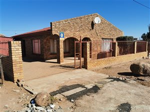 3 Bed House in Jouberton