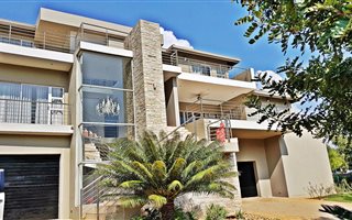 4 Bedroom House in Magalies Golf Estate