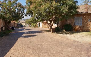 3 Bedroom Simplex in Southcrest
