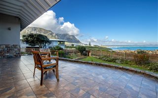 4 Bedroom House in Kwaaiwater
