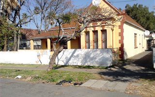 215 m² Commercial space in Southernwood