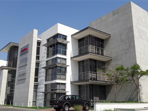 446 m² Commercial space in Waterfall Estate