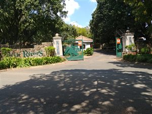 3600 m² Land available in Irene