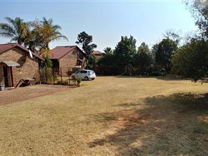 820 m² Land available in Waterkloof Heights