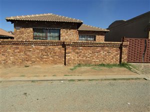 3 Bed House in Duduza