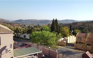 2 Bedroom Cluster in Winchester Hills
