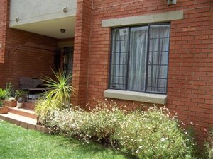 2 Bed Townhouse in Mooikloof Ridge