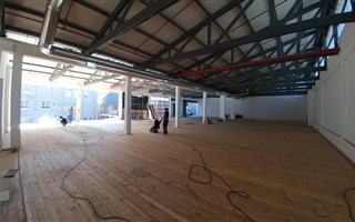 700 m² Commercial space in Paarden Eiland