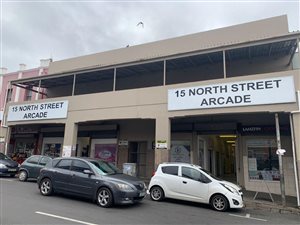 700 m² Commercial space in East London Central