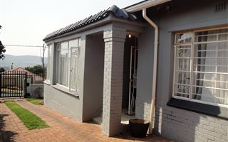 4 Bedroom House in Kensington