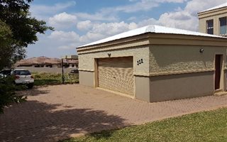 3 Bedroom House in Aqua Vista