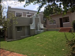 3 Bedroom House in Parktown North