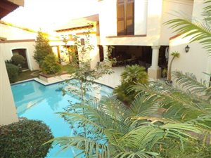 4 Bed House in Dainfern Golf Estate