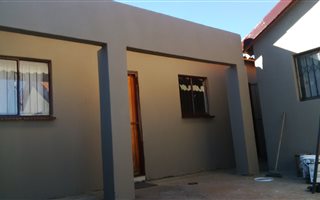 1 Bedroom Garden Cottage in Vosloorus