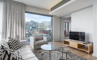 2 Bedroom Apartment in Waterfront