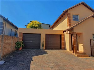 4 Bed House in Isandovale