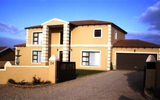 3 Bedroom House in Kleinbaai