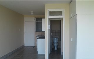 0.5 Bedroom Apartment in Berea