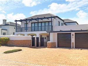 4 Bed House in Atlantic Beach Golf Estate