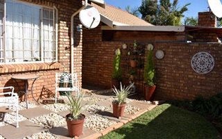 2 Bedroom Simplex in Highveld