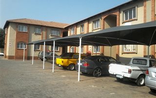 2 Bedroom Apartment in Rensburg