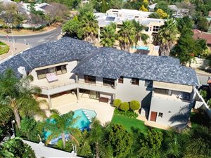 5 Bed House in Benmore Gardens