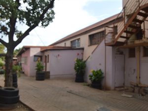1982 m² Commercial space in Daspoort