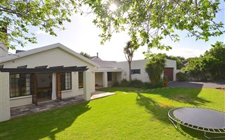 3 Bedroom House in Land en Zeezicht