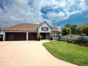 4 Bed House in Raslouw Manor