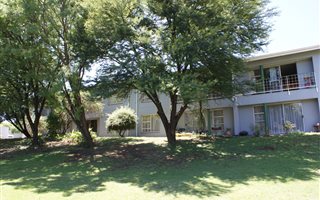 2 Bedroom Flat in Brackendowns