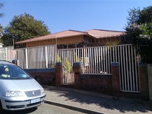 3 Bed House in Kensington