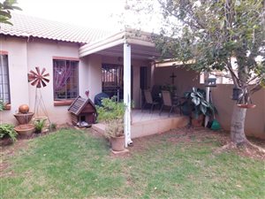 2 Bed Townhouse in Mooikloof Ridge