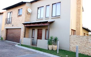 3 Bedroom Cluster in Carlswald North Estate