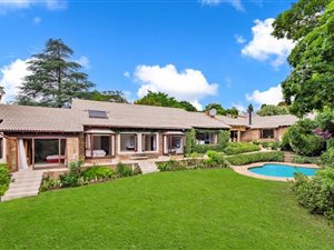 5 Bed House in Duxberry