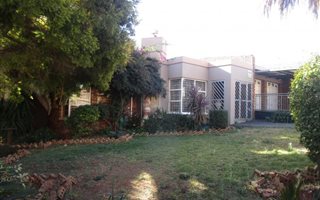 3 Bedroom House in Zakariyya Park