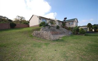 4 Bedroom House in Dawncliffe